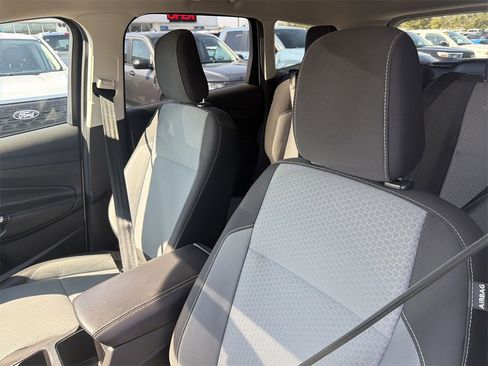 Used 2018 Ford Escape SE image 12