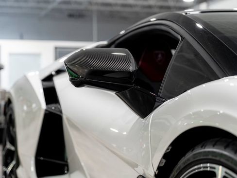 Used 2025 Lamborghini Revuelto AWD/4WD image 10