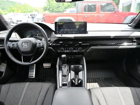 Used 2024 Honda Accord Sport image 12