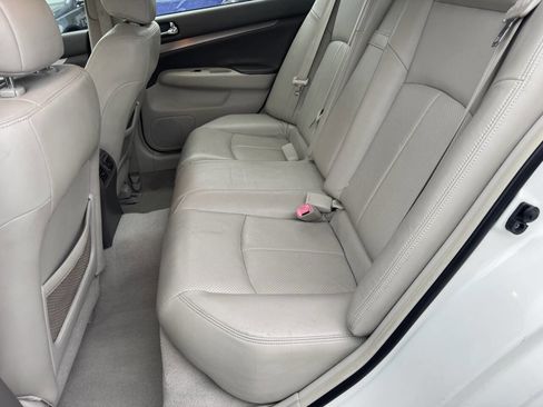 Used 2011 INFINITI G37 x w/ Premium Pkg image 23