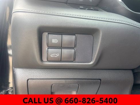 Used 2021 Toyota Highlander XSE FWD image 22
