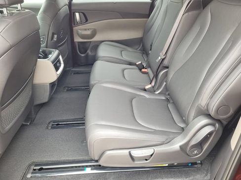 New 2026 Kia Carnival EX FWD image 12