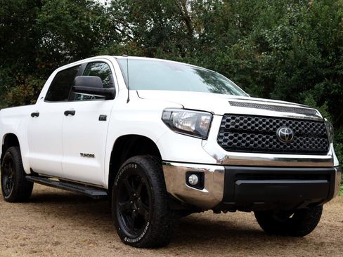 Used 2018 Toyota Tundra SR5 image 7