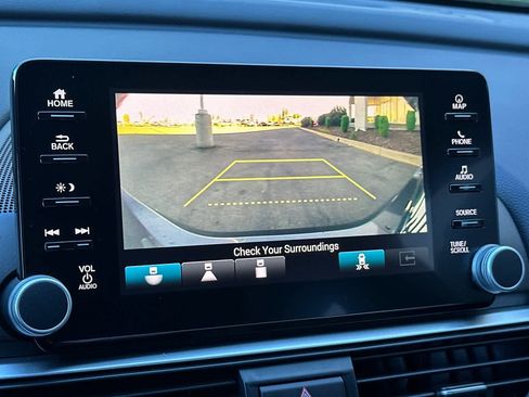 Used 2018 Honda Accord Touring image 20