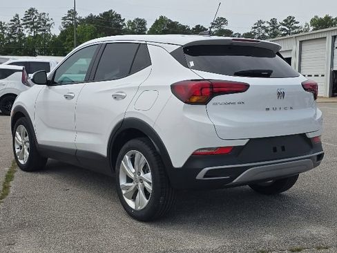 Used 2024 Buick Encore GX Preferred FWD image 3