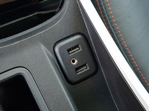 Used 2020 Chevrolet Bolt Premier w/ Infotainment Package FWD image 23