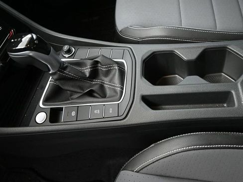 Used 2025 Volkswagen Jetta SE image 12