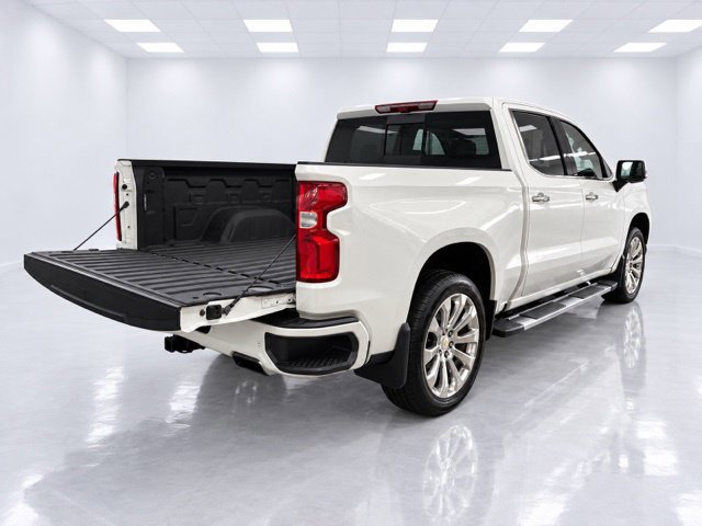 Used 2020 Chevrolet Silverado 1500 High Country w/ Technology Package AWD/4WD image 11