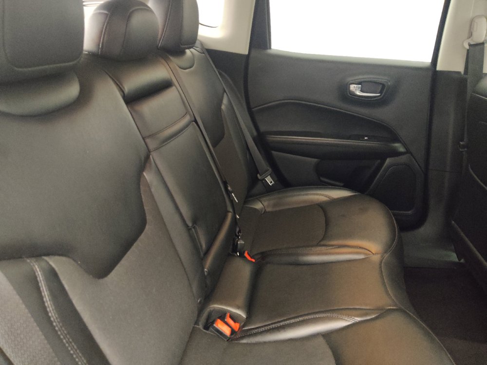 Used 2019 Jeep Compass Latitude FWD image 19
