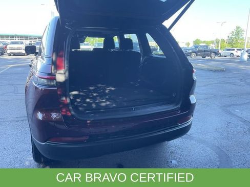 Used 2024 Jeep Grand Cherokee Altitude AWD/4WD image 26
