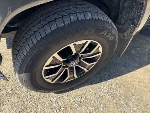 Used 2023 Toyota Tacoma TRD Sport w/ TRD Premium Sport Package image 4