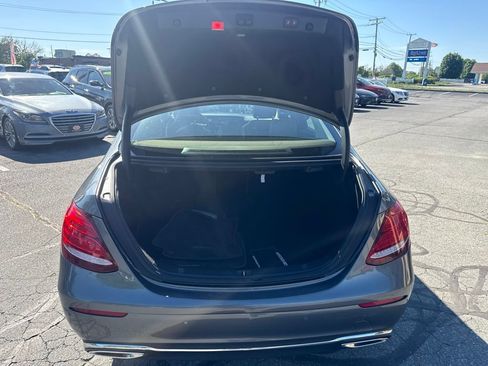 Used 2017 Mercedes-Benz E 300 4MATIC image 9