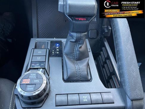Used 2024 Toyota Tacoma TRD Off-Road image 21