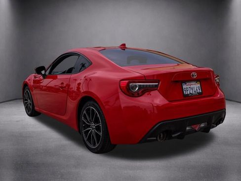 Used 2017 Toyota 86 image 7