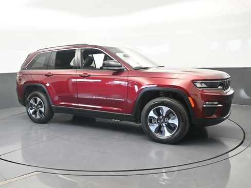 Used 2024 Jeep Grand Cherokee Limited 4xe AWD/4WD image 8