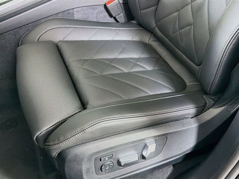 New 2026 BMW X5 xDrive50e w/ M Sport Package image 23