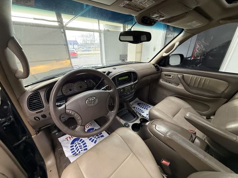 Used 2004 Toyota Sequoia Limited image 13