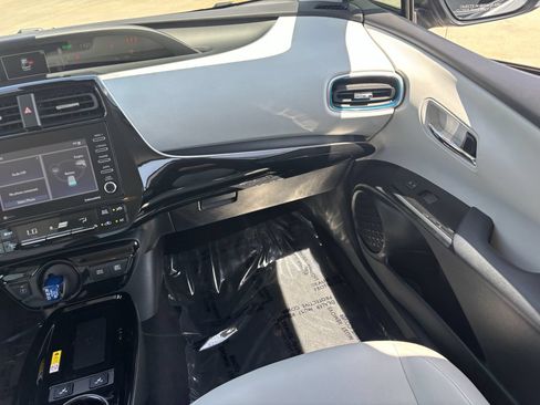 Used 2021 Toyota Prius XLE w/ Carpet Mat Package (TMS) AWD/4WD image 16