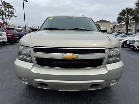Used 2013 Chevrolet Suburban LT image 3