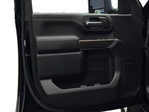 Used 2022 Chevrolet Silverado 2500 LT w/ Convenience Package image 14