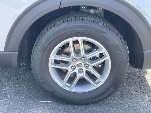 New 2026 Ford Explorer Active RWD image 7