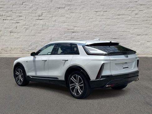Certified 2024 Cadillac Lyriq Luxury RWD image 3