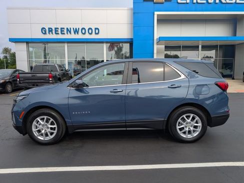 Used 2024 Chevrolet Equinox LT FWD image 2