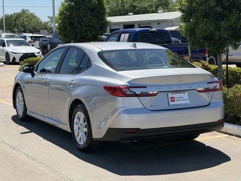 Certified 2025 Toyota Camry LE image 5