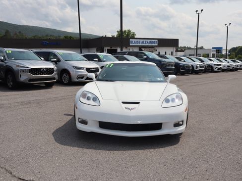 Used 2011 Chevrolet Corvette Grand Sport w/ Preferred Equipment Group RWD image 8