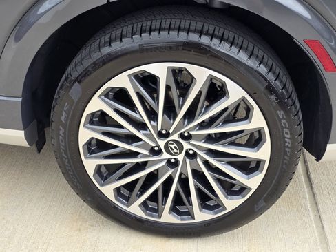 Certified 2026 Hyundai Palisade Calligraphy FWD image 10