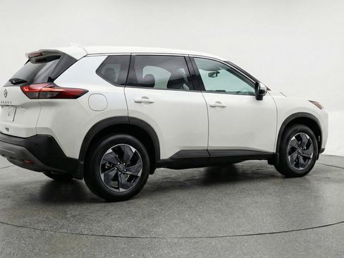Used 2025 Nissan Rogue SV AWD/4WD image 9