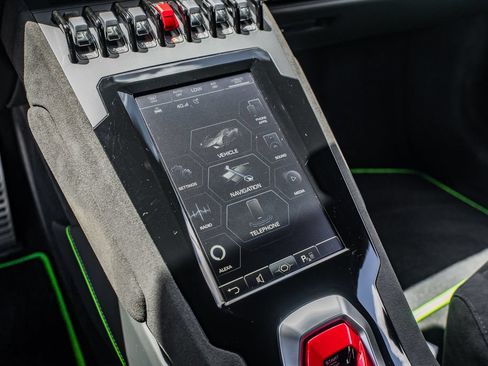 Used 2024 Lamborghini Huracan Tecnica RWD image 28