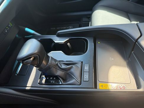 Used 2025 Lexus ES 300h F Sport w/ Accessory Package (Z1) image 33