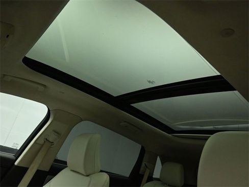 Certified 2022 Lincoln Nautilus Black Label w/ Class II Trailer Tow Package image 11