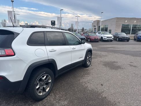 Used 2019 Jeep Cherokee Trailhawk w/ Cold Weather Group image 5
