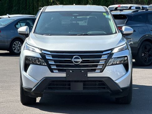 Used 2025 Nissan Rogue SV FWD image 9