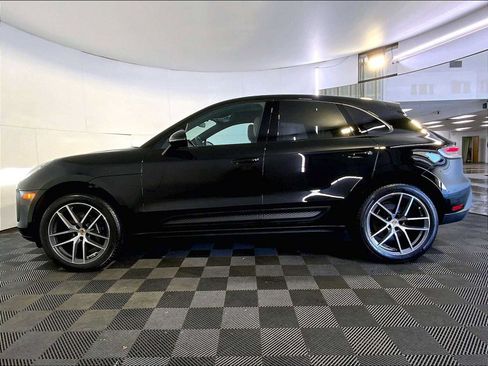 Certified 2023 Porsche Macan AWD/4WD image 2