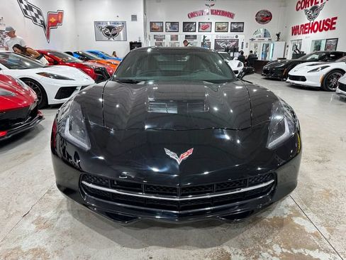 Used 2017 Chevrolet Corvette Stingray Coupe w/ 1LT RWD image 29