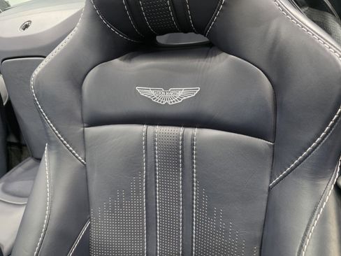 Used 2021 Aston Martin V8 Vantage Roadster image 5