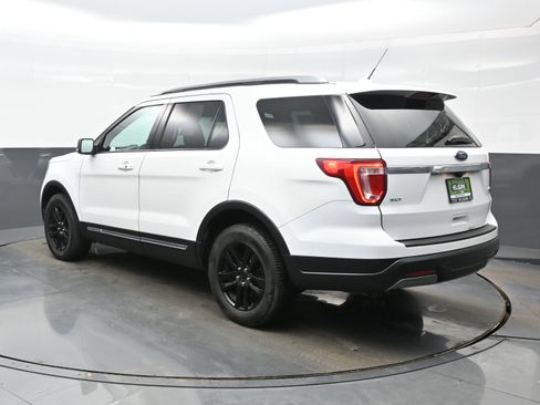Used 2019 Ford Explorer XLT w/ Equipment Group 201A image 4