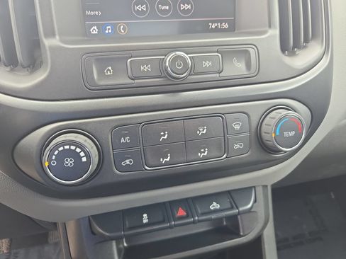 Used 2022 Chevrolet Colorado W/T AWD/4WD image 24
