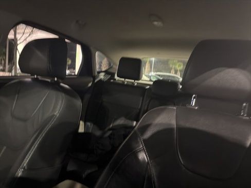Used 2015 Ford Focus SE image 12