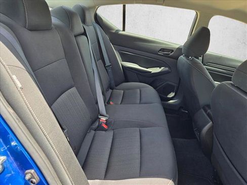 Used 2025 Nissan Altima 2.5 SV FWD image 18