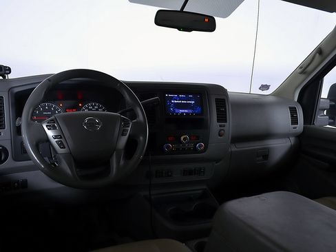 Used 2017 Nissan NV 3500 SL RWD image 24
