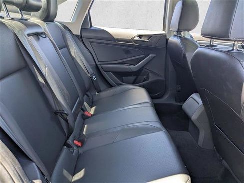 Used 2019 Volkswagen Jetta SE FWD image 16