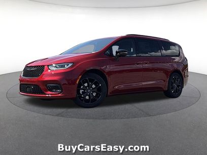 New 2026 Chrysler Pacifica Limited w/ S Appearance Package