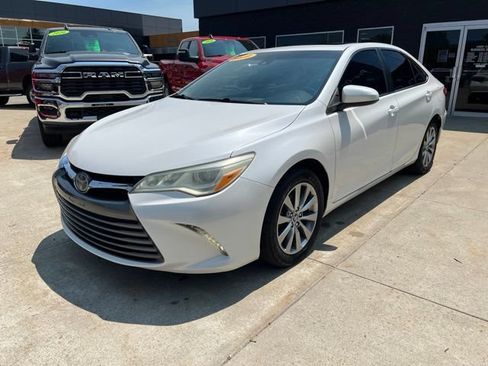Used 2015 Toyota Camry XLE w/ Advanced Technology Package FWD image 3