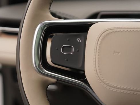 Used 2025 Lincoln Nautilus Reserve w/ Jet Appearance Package image 23