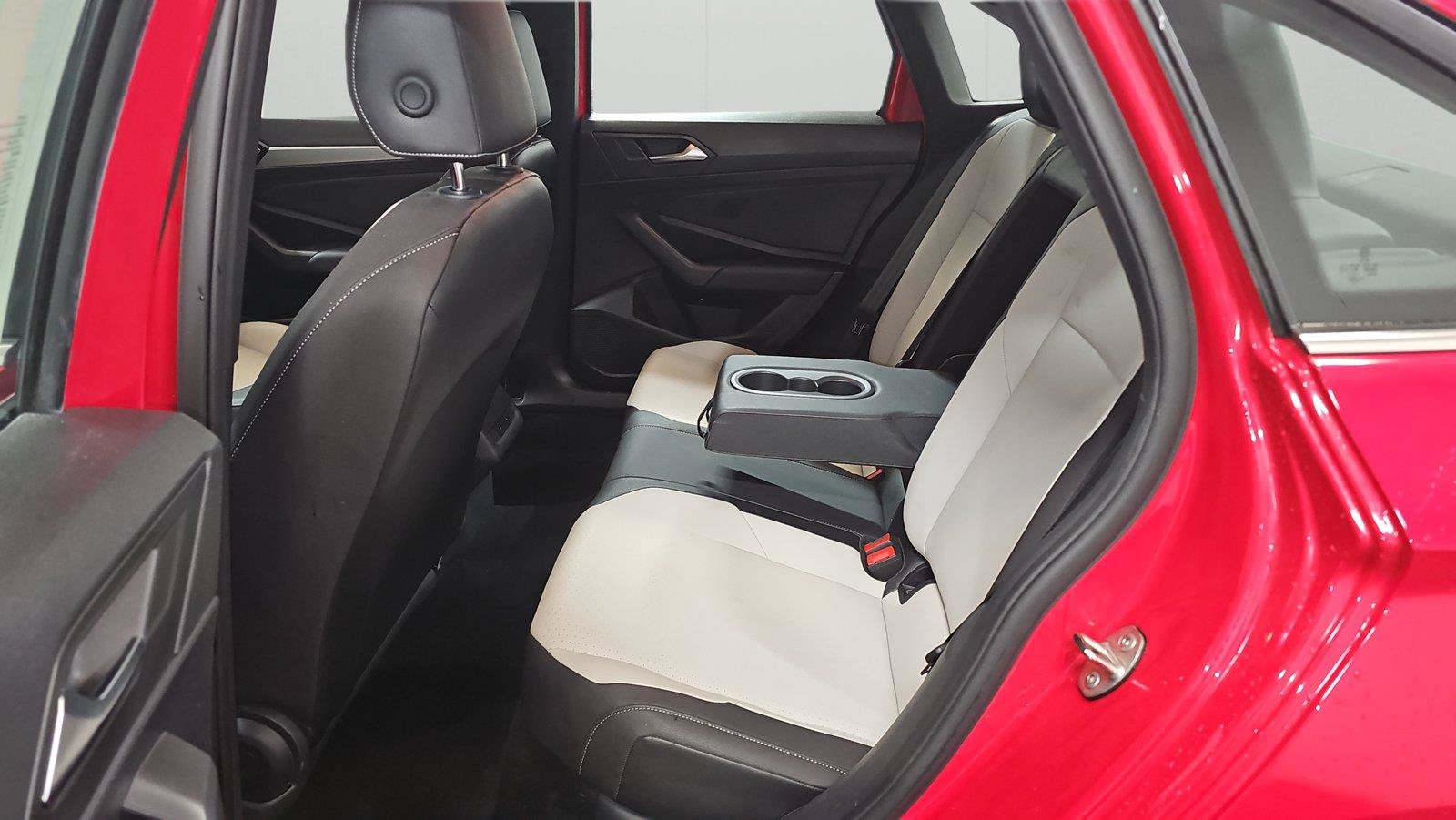 Used 2021 Volkswagen Jetta R-Line w/ R-Line Cold Weather Package FWD image 11