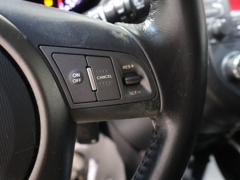 Used 2013 Kia Soul + FWD image 29